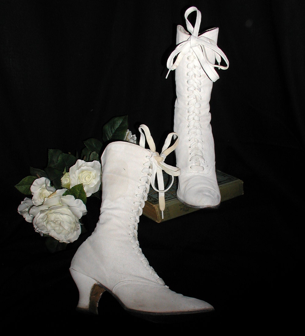 Victorian White Canvas Lace-up Wedding Boots With Louis or Spool Heel Size 7ish