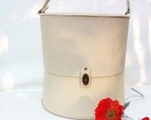 Wig Box Large Hat Box 1960s Mod Beige Travel Hat Box Tote Bag Off White