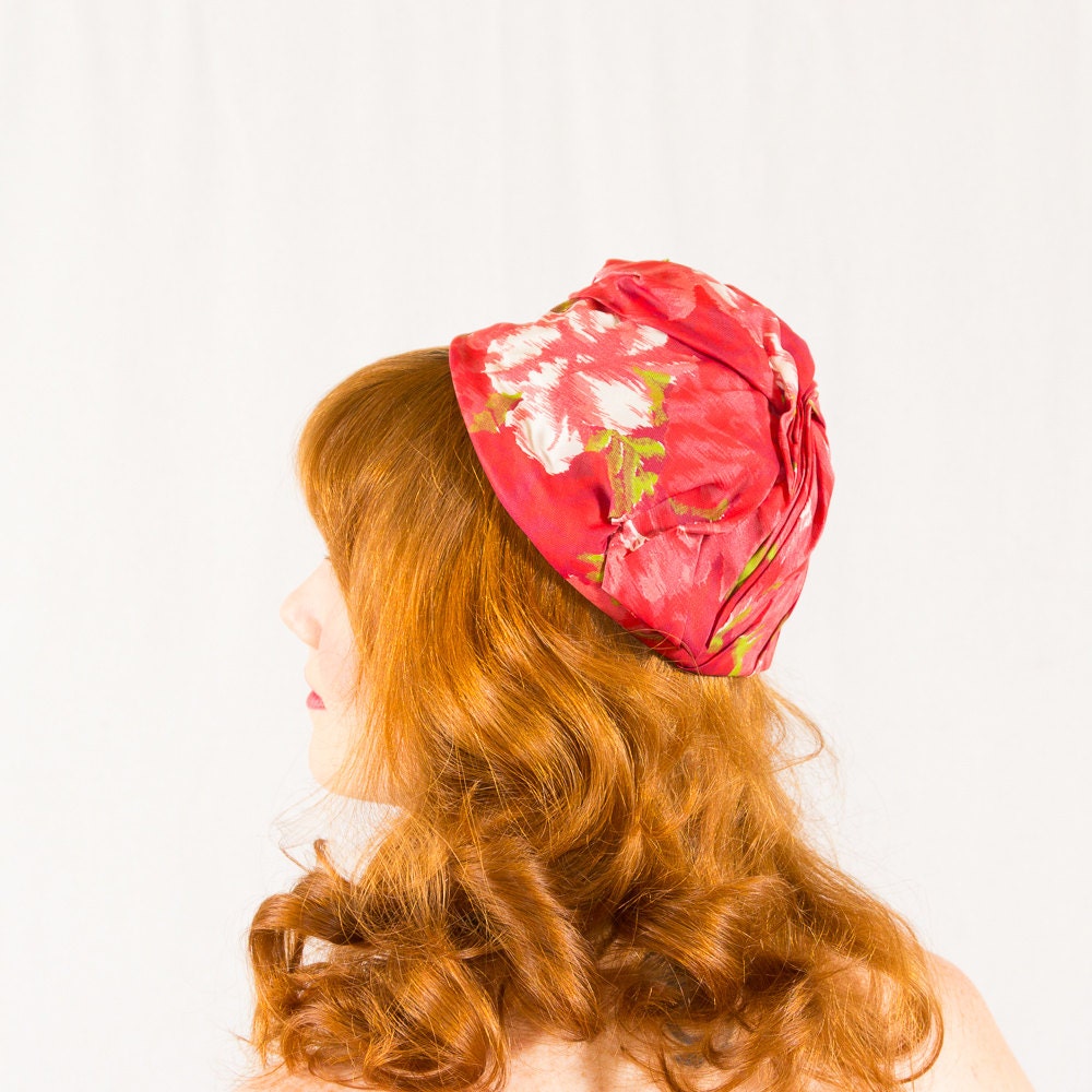 1950s vintage hat / pillbox / Watercolor Roses