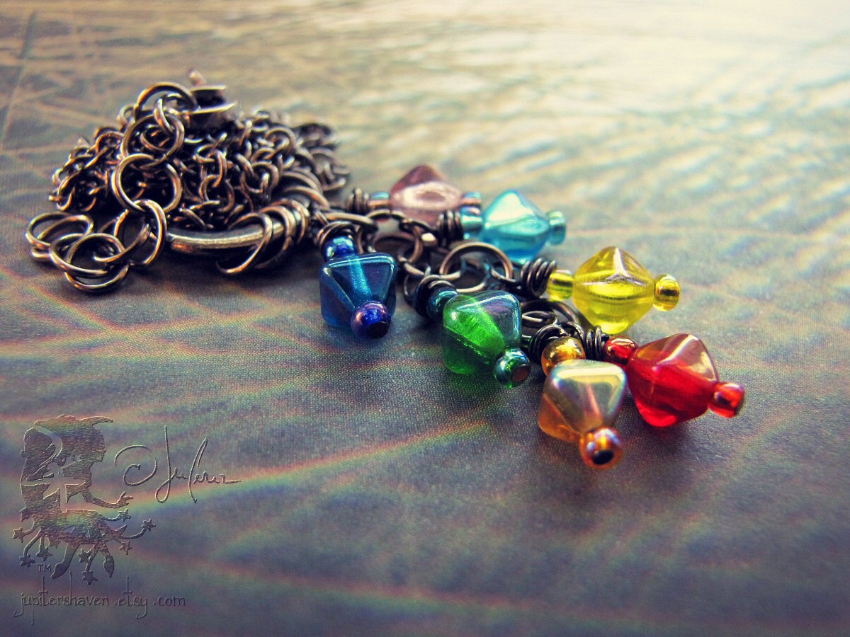LGBT Aspie Autism Chakra Cluster Necklace - Red Orange Yellow Emerald Green Blue Indigo Violet Rainbow Gay Pride Gunmetal - Color Spray