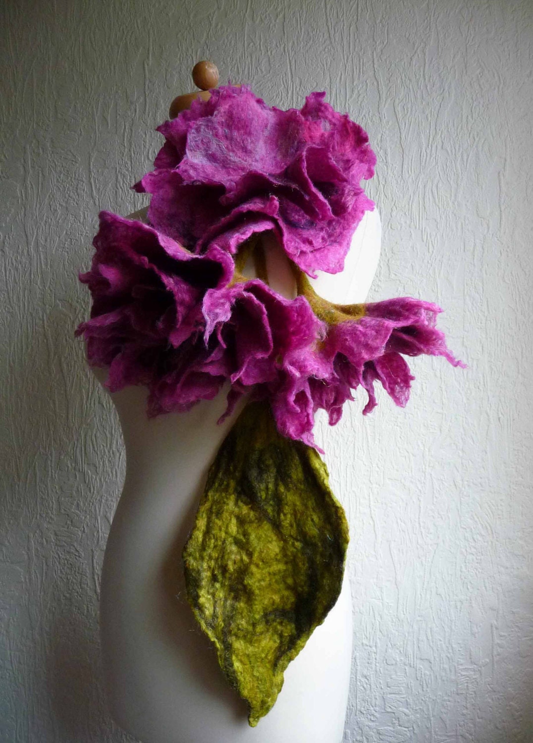 felted wool flower necklace, scarf, lariat, plus brooch, corsage, pink, handmade, handcrafted, felted art to wear,MADE TO ORDER