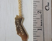 California Love Necklace in Gold with Chain