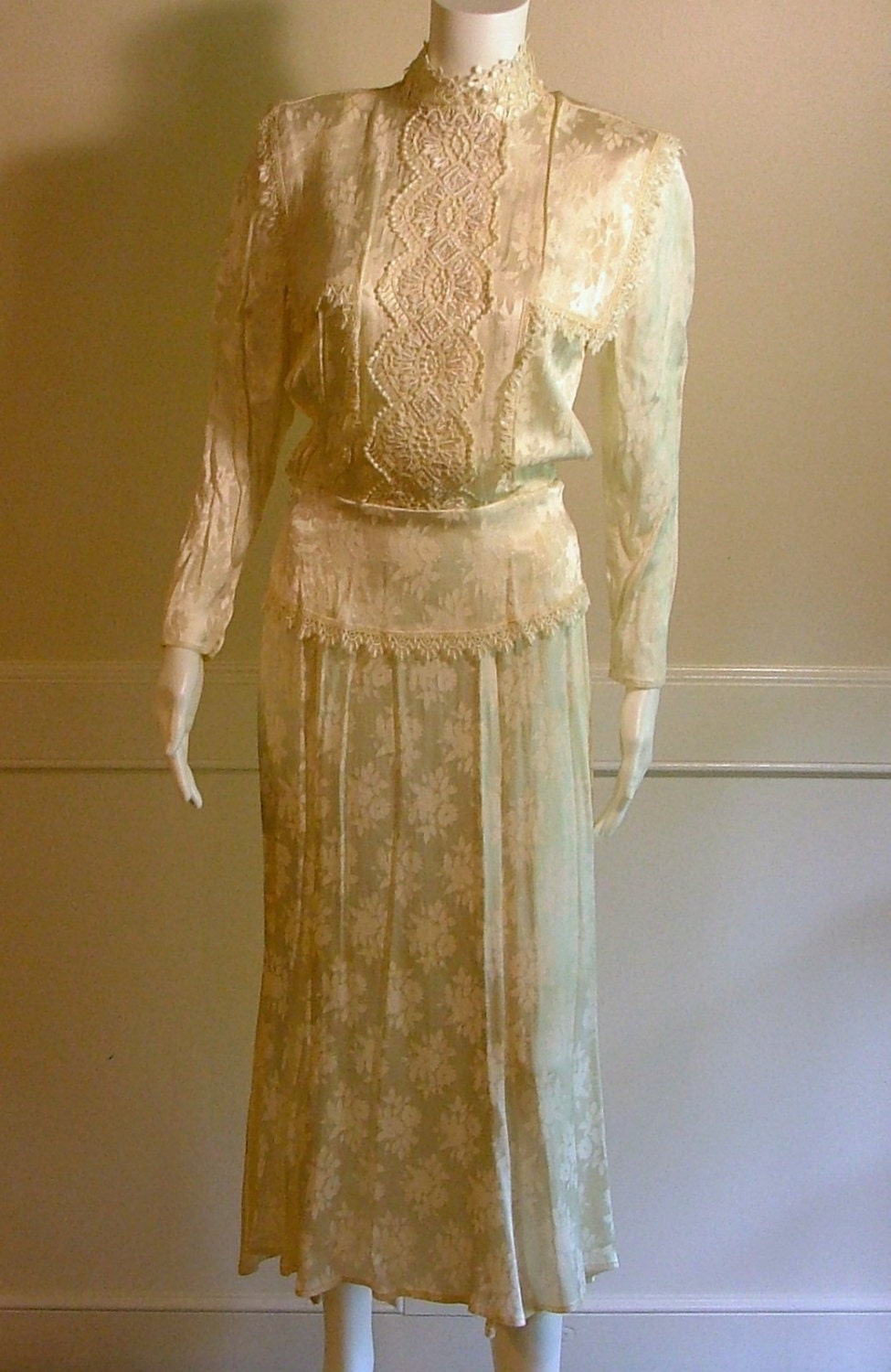 JESSICA McCLINTOCK White Satin and Lace Dress Size 4