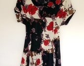 Vintage 1940s style Floral Tea Dress with collar (size 8-10)