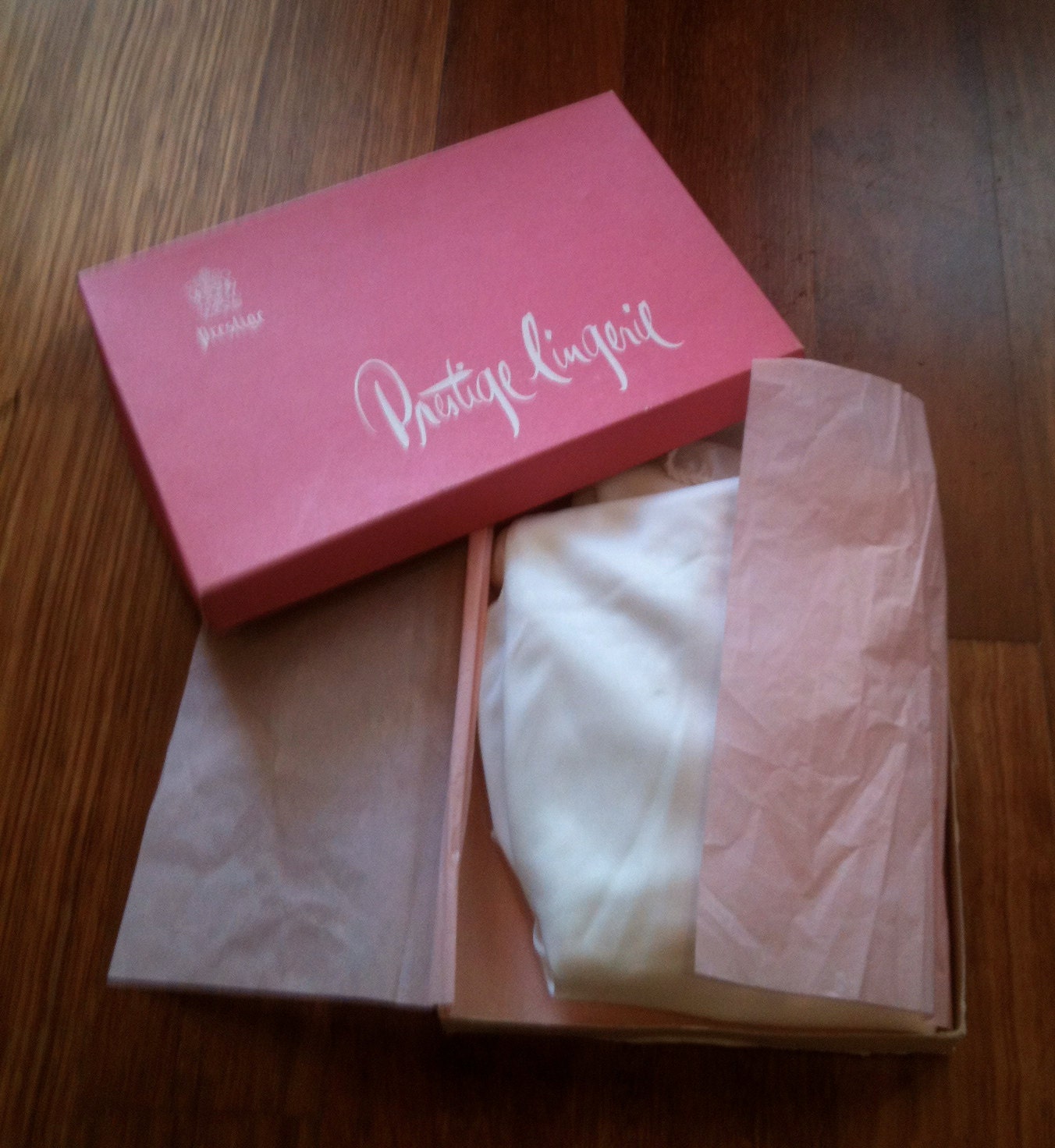 Vintage 1950s Prestige Ladies underwear in box - M