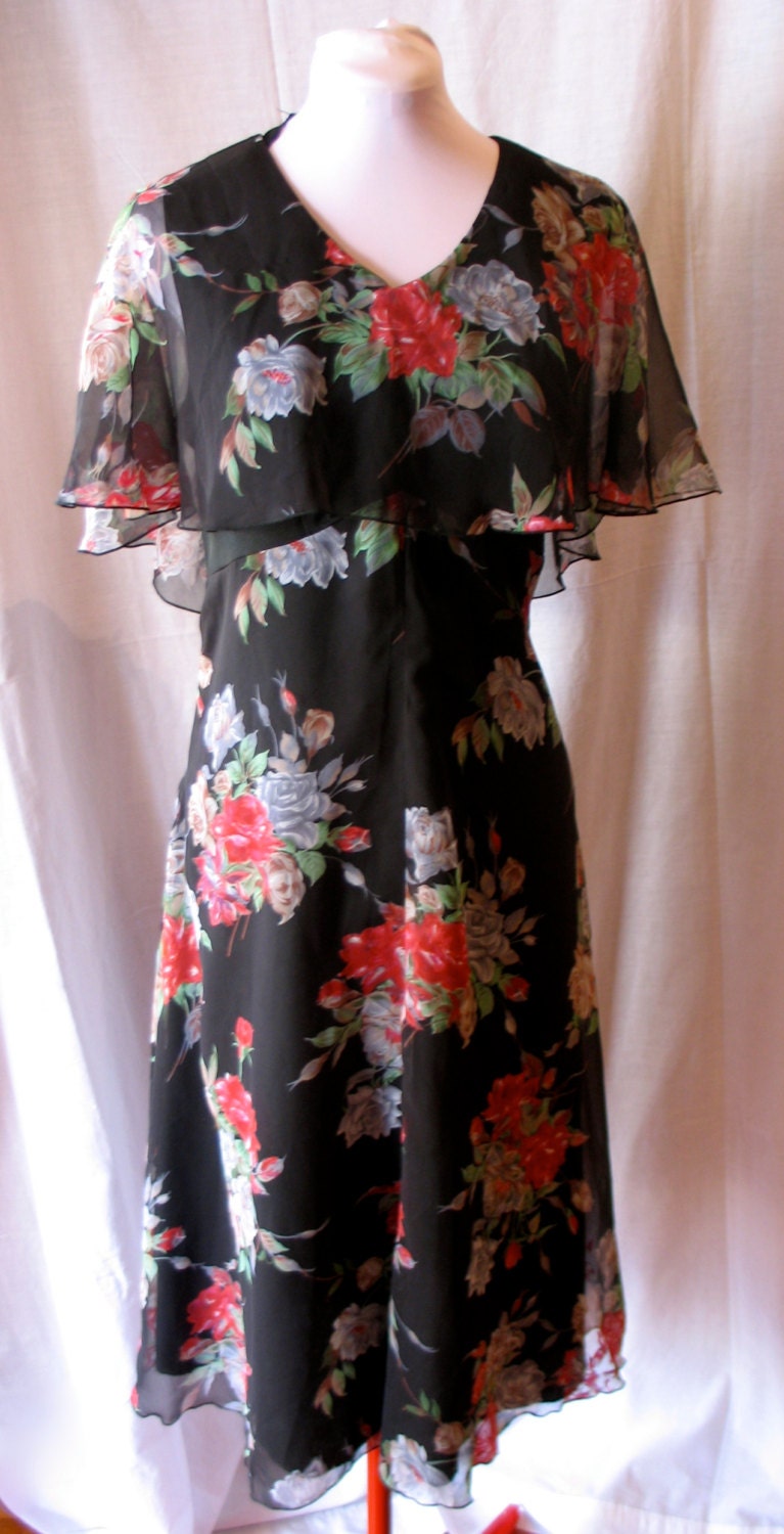 Vintage 70s does 30s Flutter Sleeved Dress L