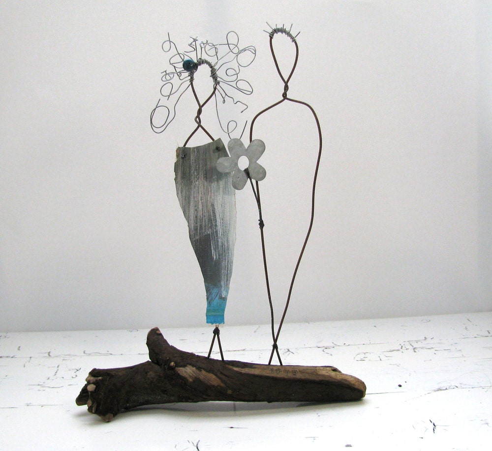 Metal Sculpture Driftwood Wire Art - Couple Summer Love - Mixed Media Art Beach House Decor