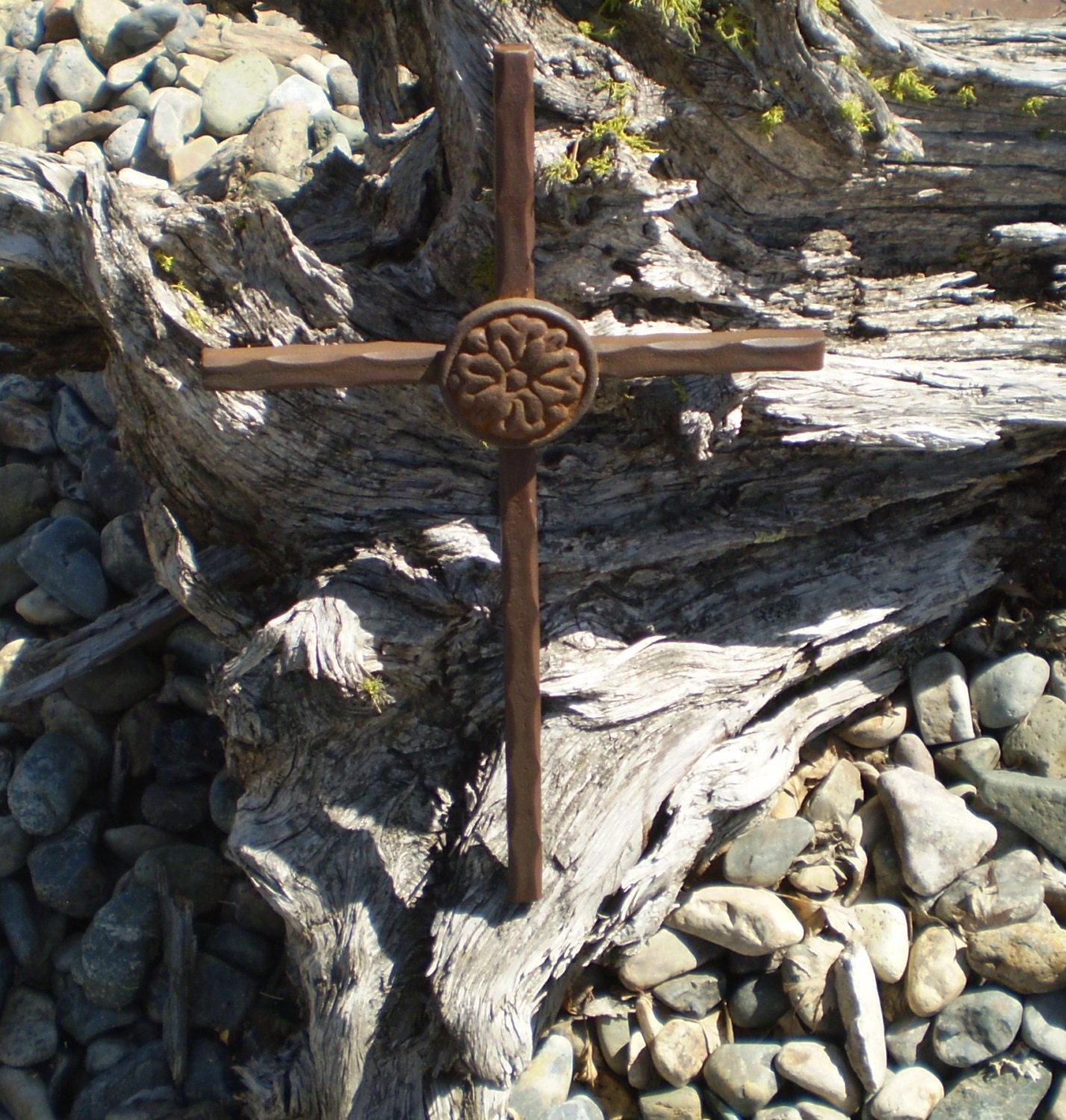 Rustic Metal Cross, Home Decor - Garden - Patio Indoor / Outdoor Decor - Flower Rosette Center, Rustic Patina Metal Decor Cross