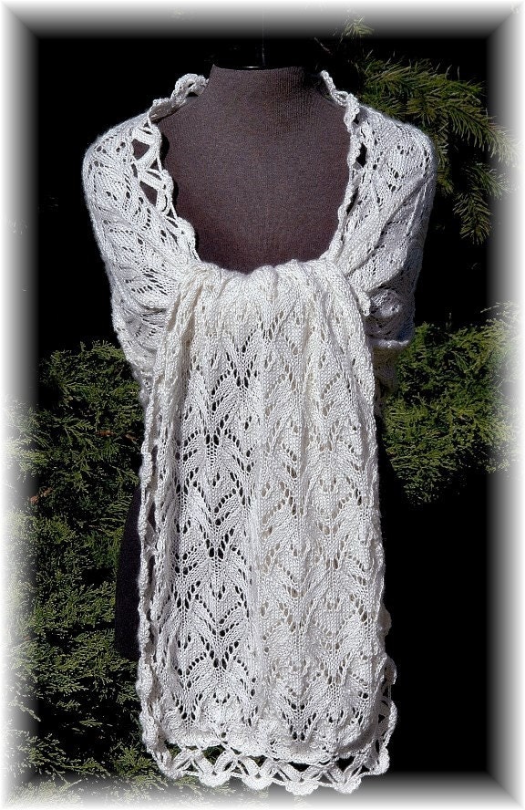 Elegant Lace Shawl for Wedding, handknit in luxurious Silk-Cashmere Blend for Spring/Summer
