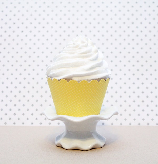 Cupcake Wrappers - Yellow Polka Dots - (12 / Pack)