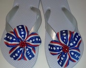 Cute Summertime White Flip Flops Red White & Blue Flower Bow Girls Size 2 / 3 Patriotic July 4th