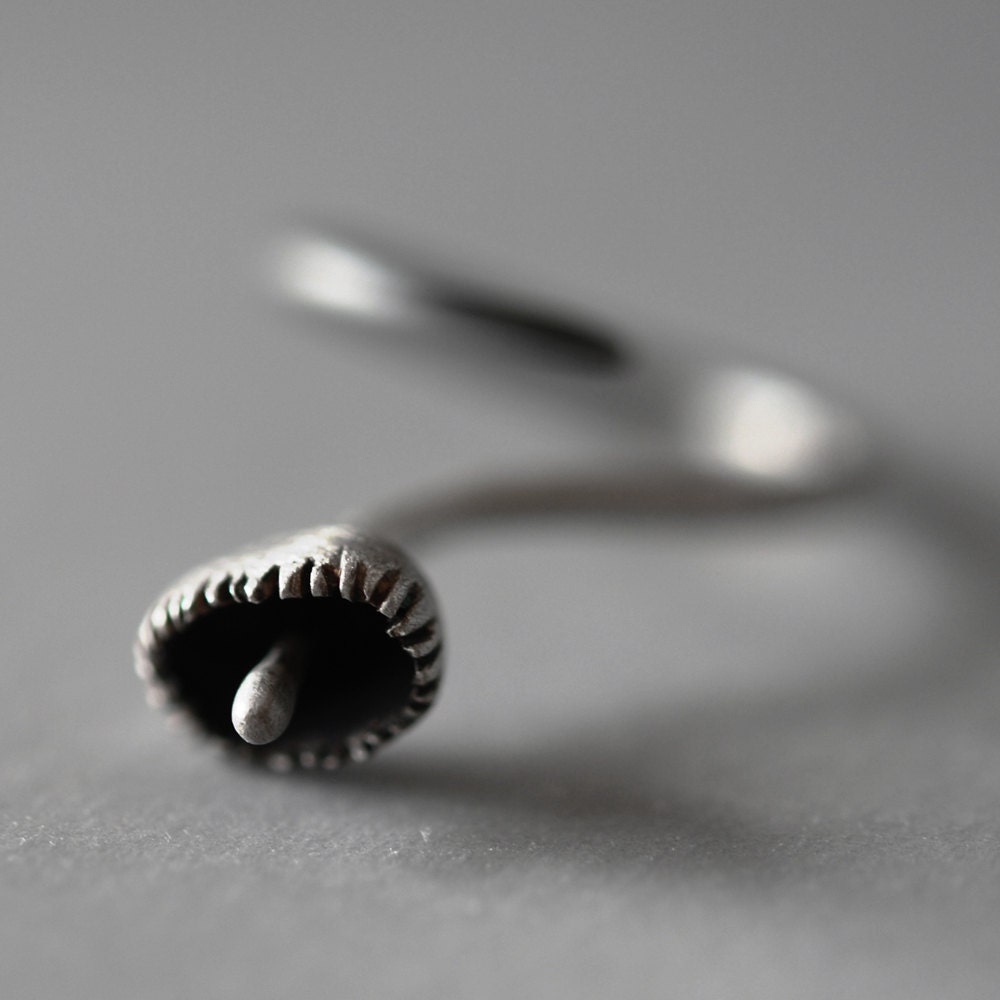 Sinuous flower, adjustable ring. "Black Meadow" collection. Wearable art. Subtle, organic shape. Handmade. Ready to ship.