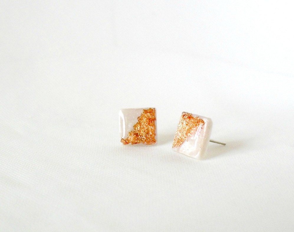 Ivory square earrings with rose gold flakes- Polymer clay and resin jewelry- Elegant everyday earrings