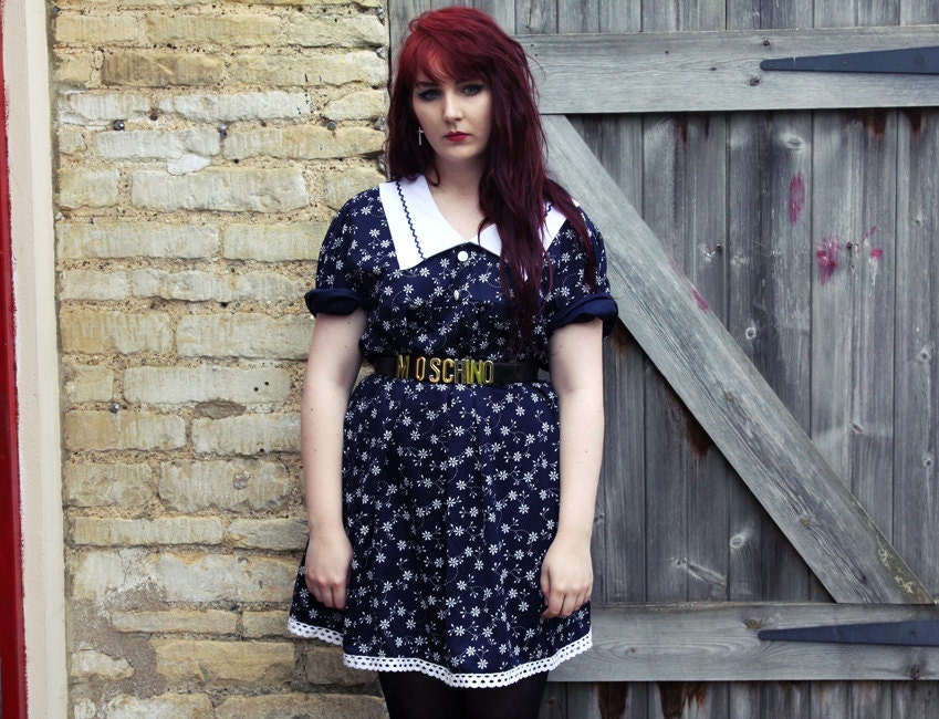 Reworked Vintage Plus Size Cute Babydoll Dark Blue and White Dress - 90s Grunge Floral Flowery Smock Peter Pan Collar Short Mini Summer Day