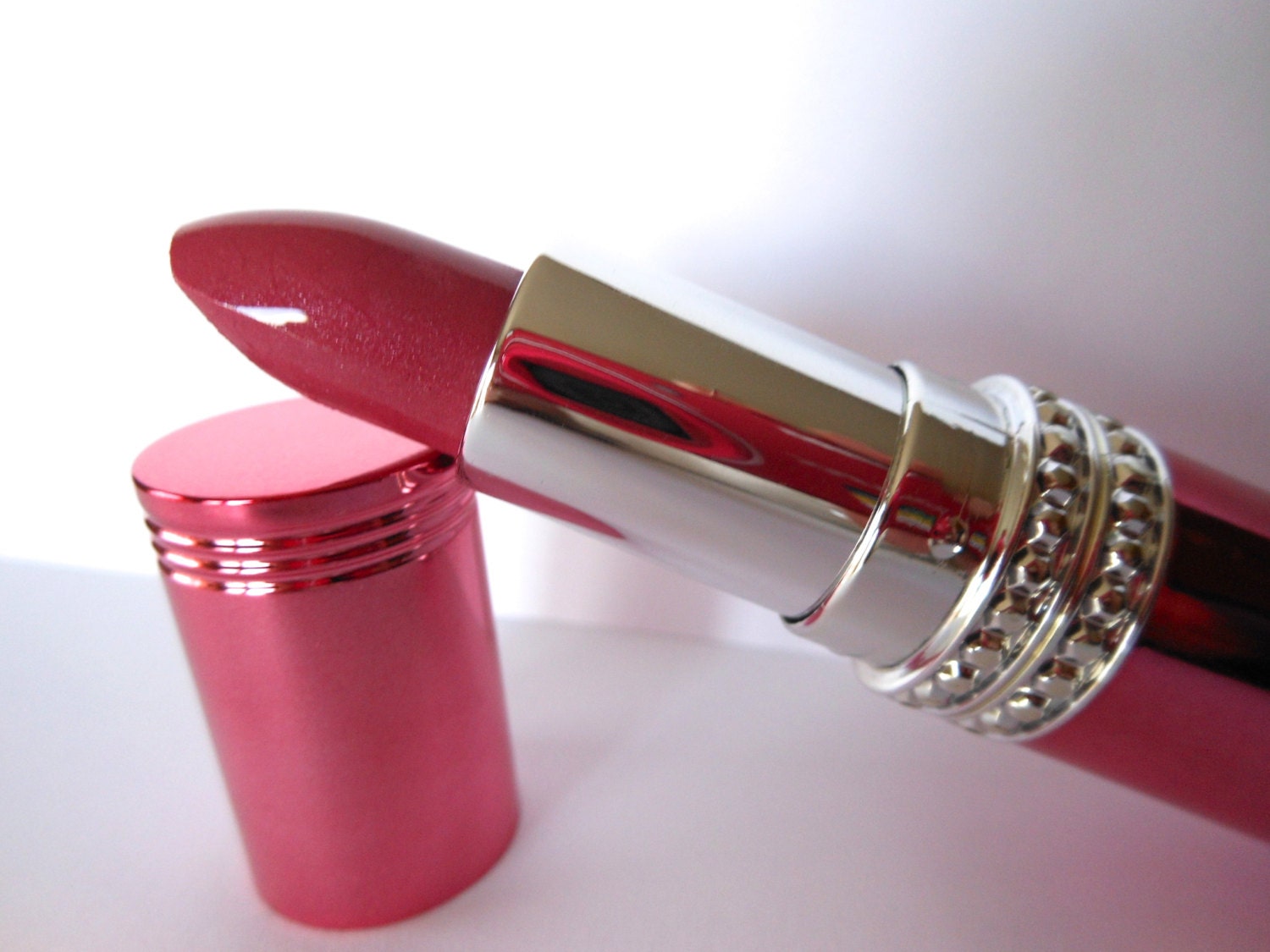 Sangria Mineral LipStick- Kissable Lips