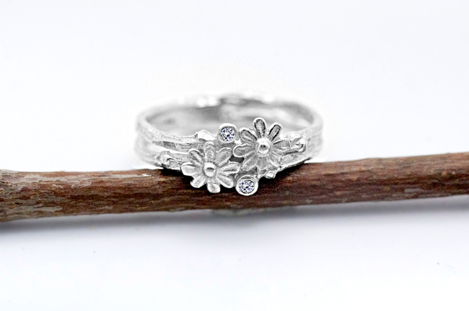Flower twig ring with Diamonds, floral design, 14k white gold