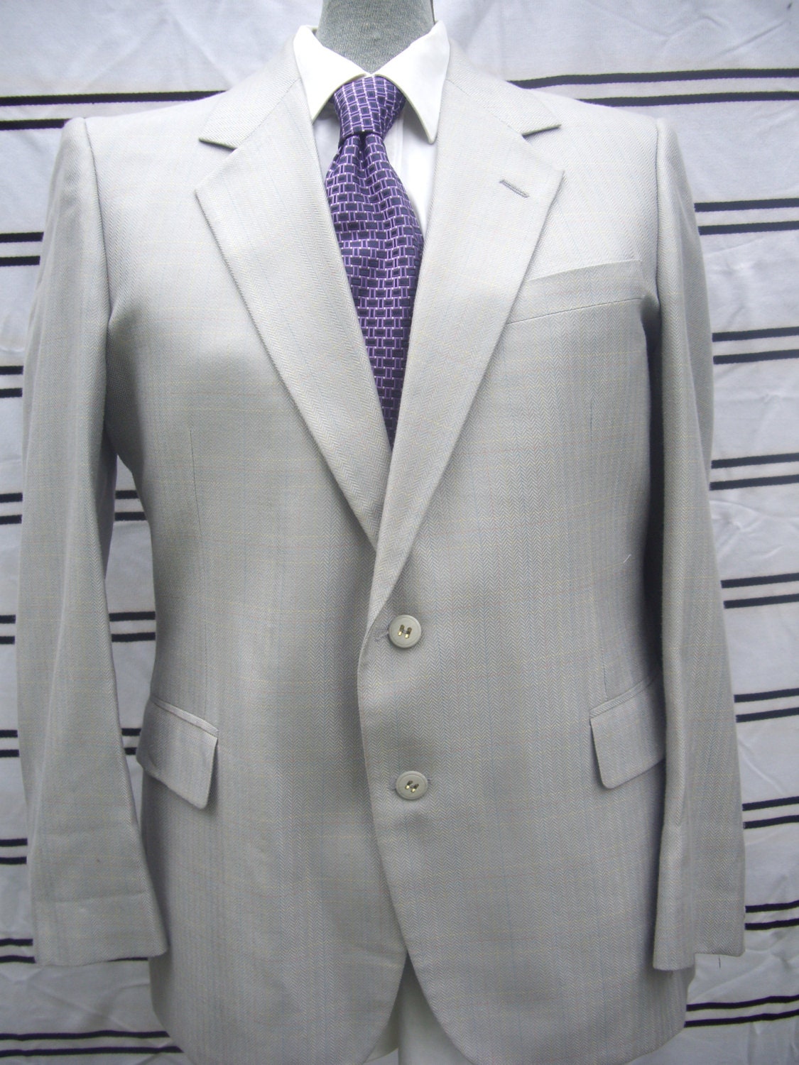 Mens 70s Shiny silver grey with subtle multi color pins windowpane design hand tailored   42r med tailoring  b85