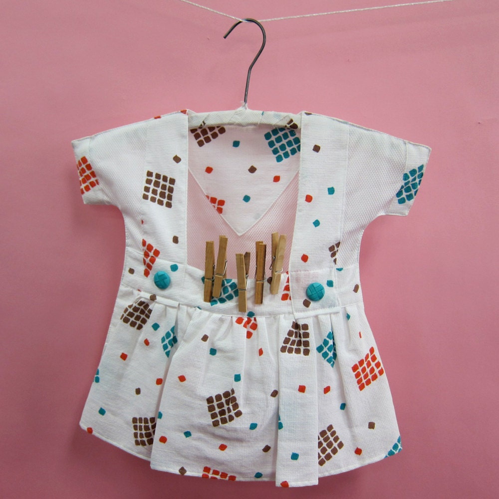 Clothes Pin laundry bag, vintage Orange, Aqua cotton print