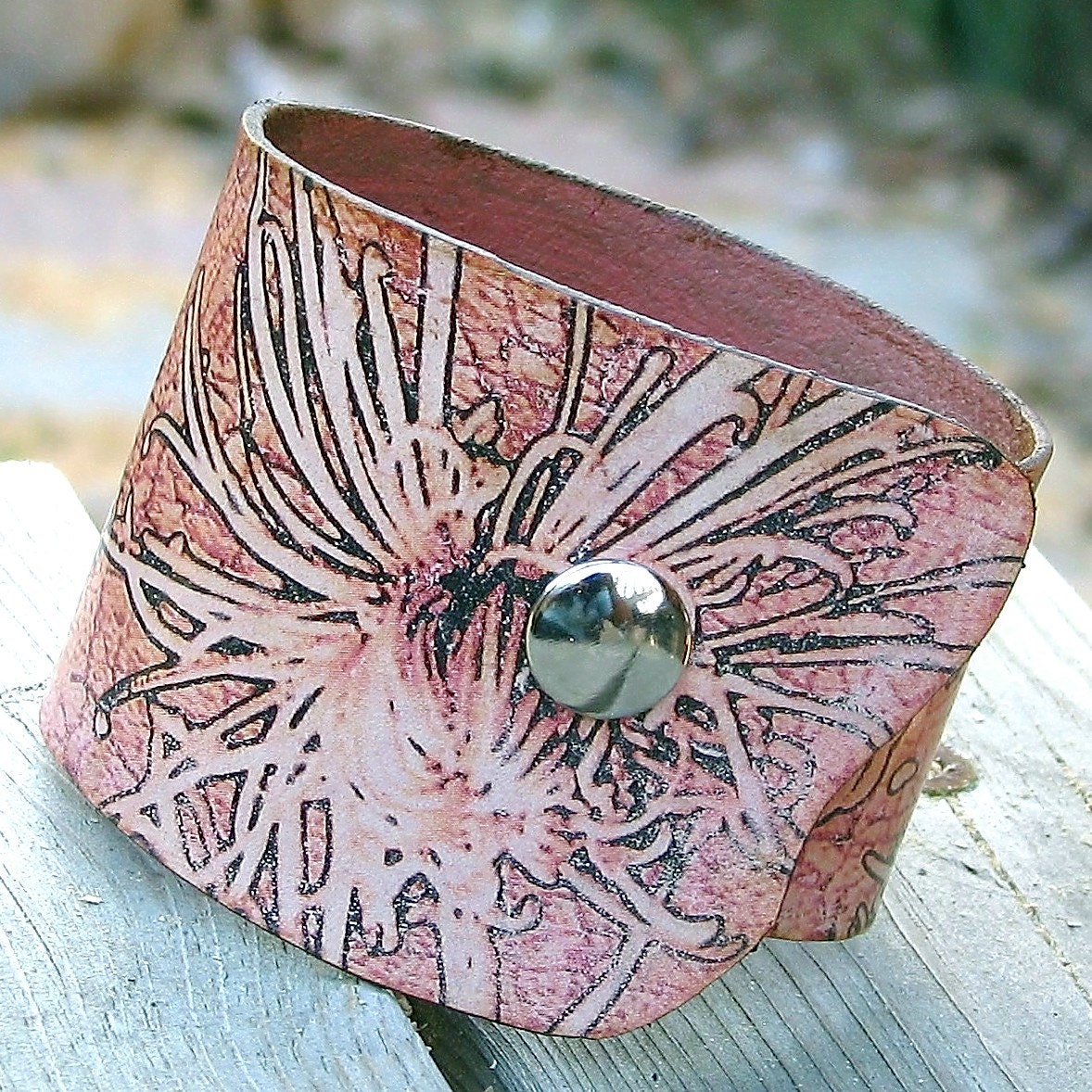 Women's Leather Wristband Cuff Chrysanthemum Flower - Antique Peach
