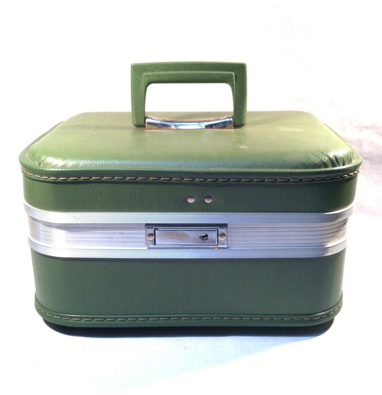 Vintage 60s GREEN TRAIN CASE / Small Carry On Cosmetic Bag