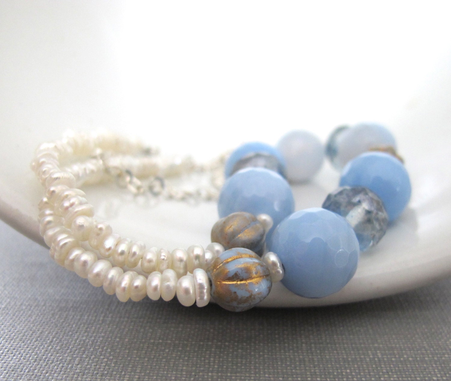 White Pearl Necklace, Blue Lace Agate, Blue Grey Glass, Ivory White, Wedding Pearls, Silver Chain, Chain Necklace, Silver Necklace,