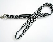 fabric short lanyard black and white chevron