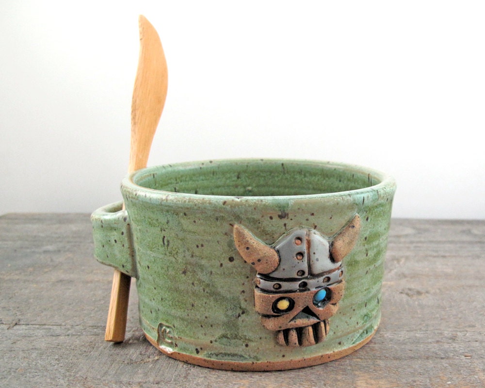 Sean and Grace's Skully Dip Bowl with Bamboo Spreader - Small Serving Bowl - Queso Pot