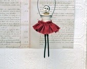 Spool Ornie Lucy