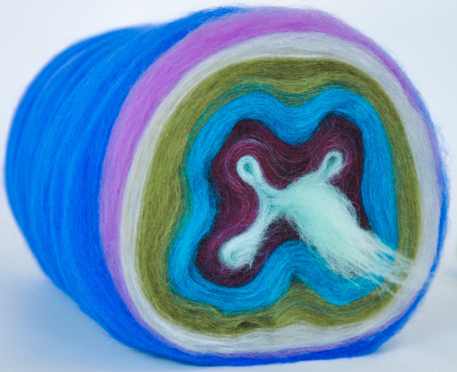 HINT OF MINT- Self Striping Spontaneous Spinning Roving Bullseye Bump - (6.0 oz. center-pull bump)