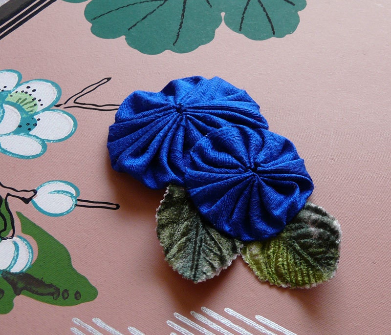 blueviolet - silk yo-yo and millinery leaf barrette