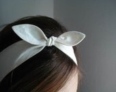 Topknot Headband - Cute Retro Style - Natural Vanilla/White