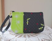 Wristlet Zipper Gadget Pouch Purse Flora And Fauna Hive Stone