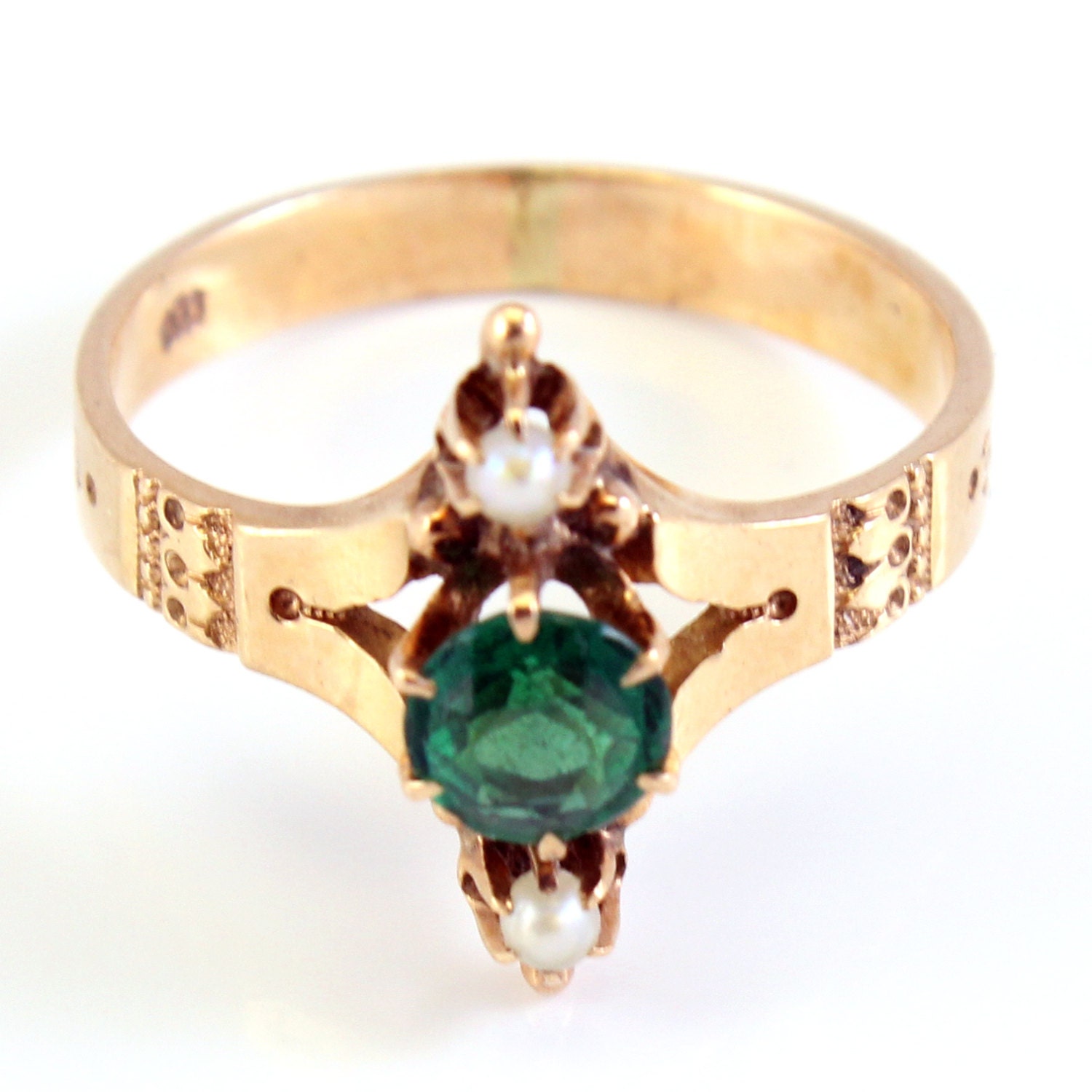 10K Victorian CT Green Emerald Seed Pearl Ring
