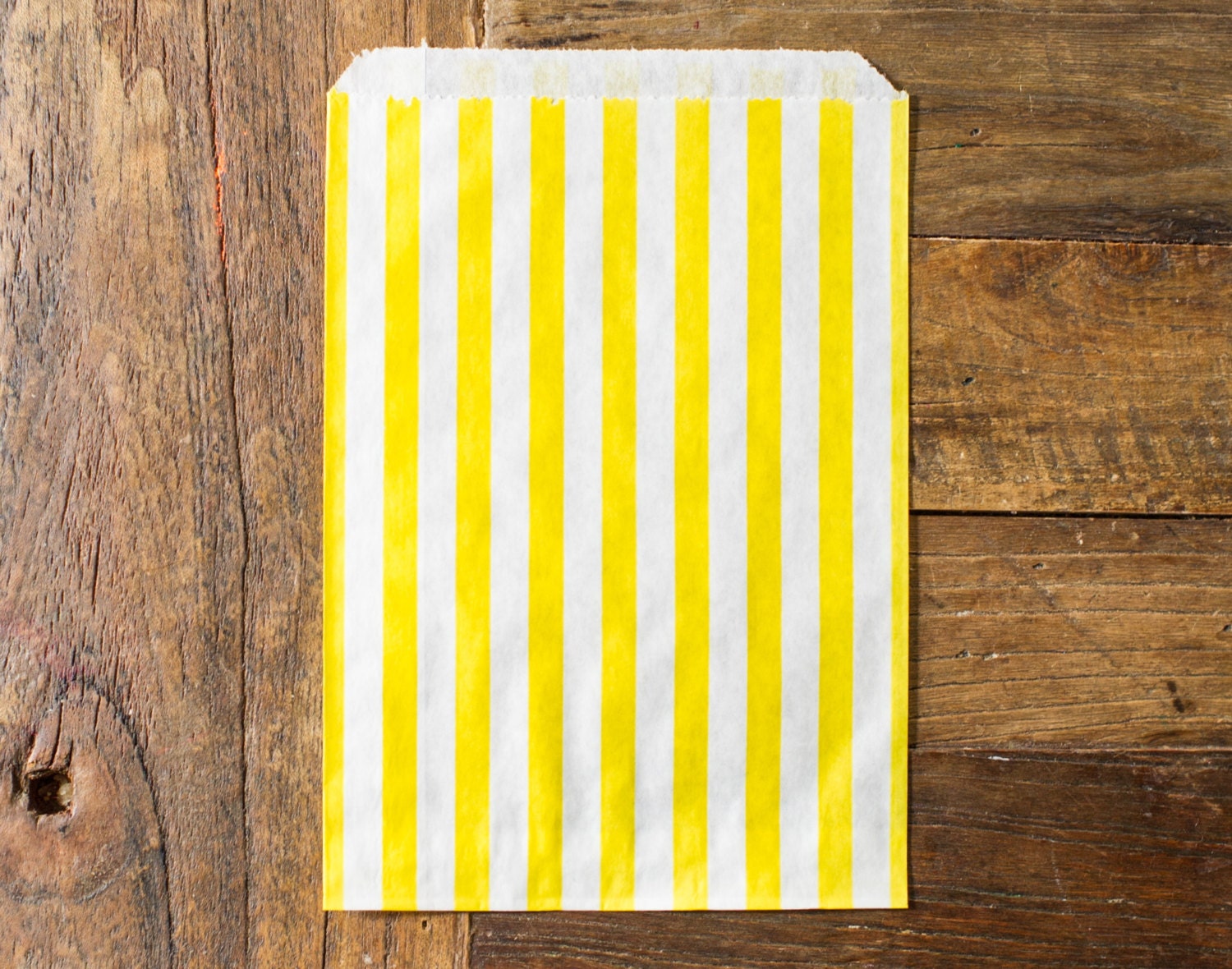 100 striped bags - 5 X 7 - candy, treat, or gift - yellow and white