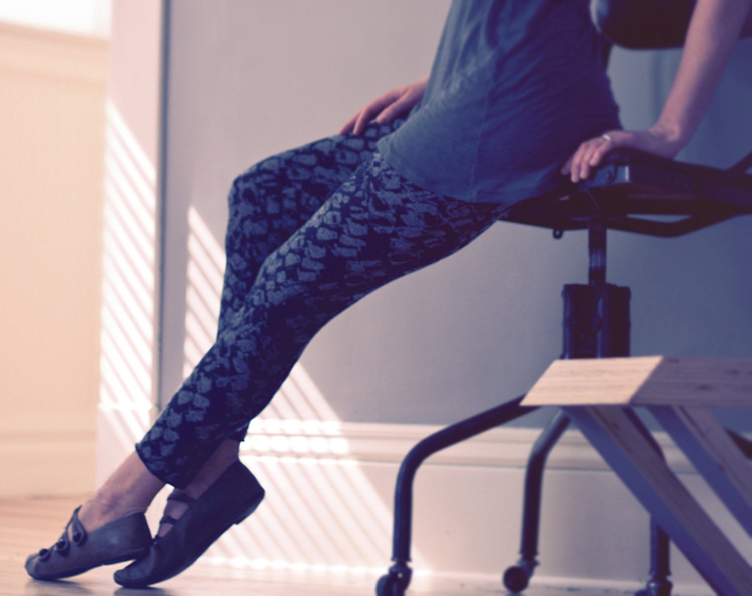 ON SALE-EMBER-Abstract Print Leggings-Black and Gray