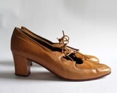 shoes 7 tan leather lace up brogue oxfords. 80s Anne Klein