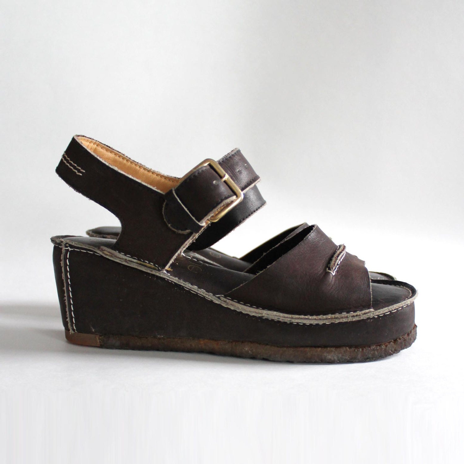 shoes 7 brown leather platform sandas. chunky. crepe soles. perfect. 70s inspired. 80s.