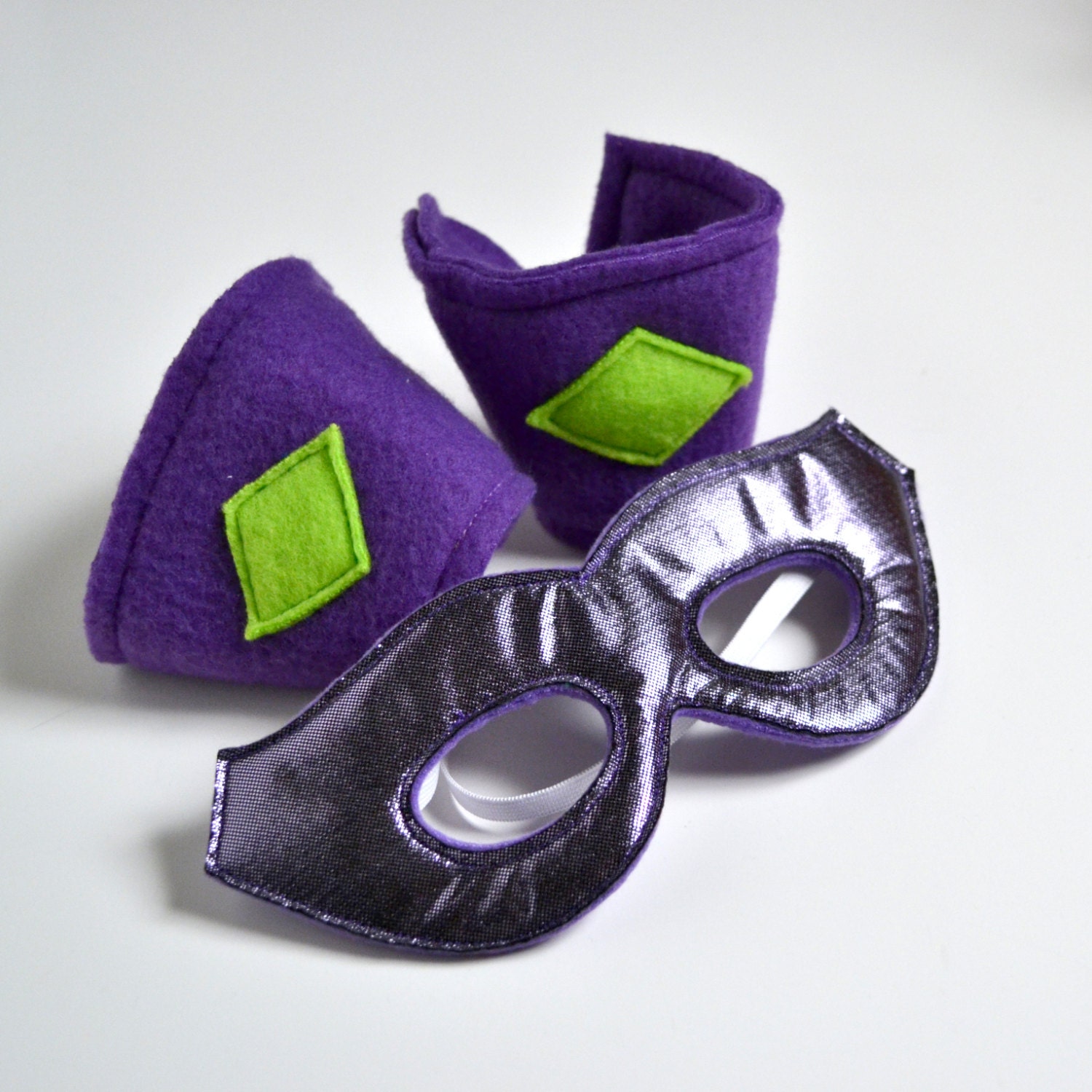 SALE - Super Hero Mask and Cuff set - Purple and Green (WOW042513-1))