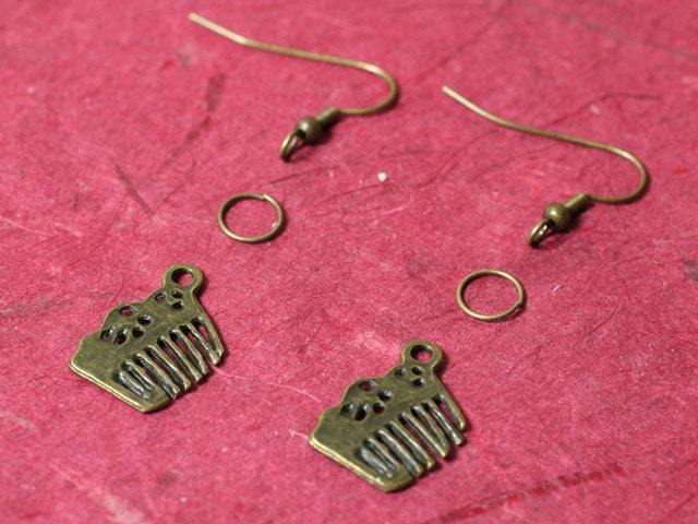 DIY earring Kit, One Dollar Deal, antique brass, with comb charm/dangle/drop, one set (item ID YDAB726T)