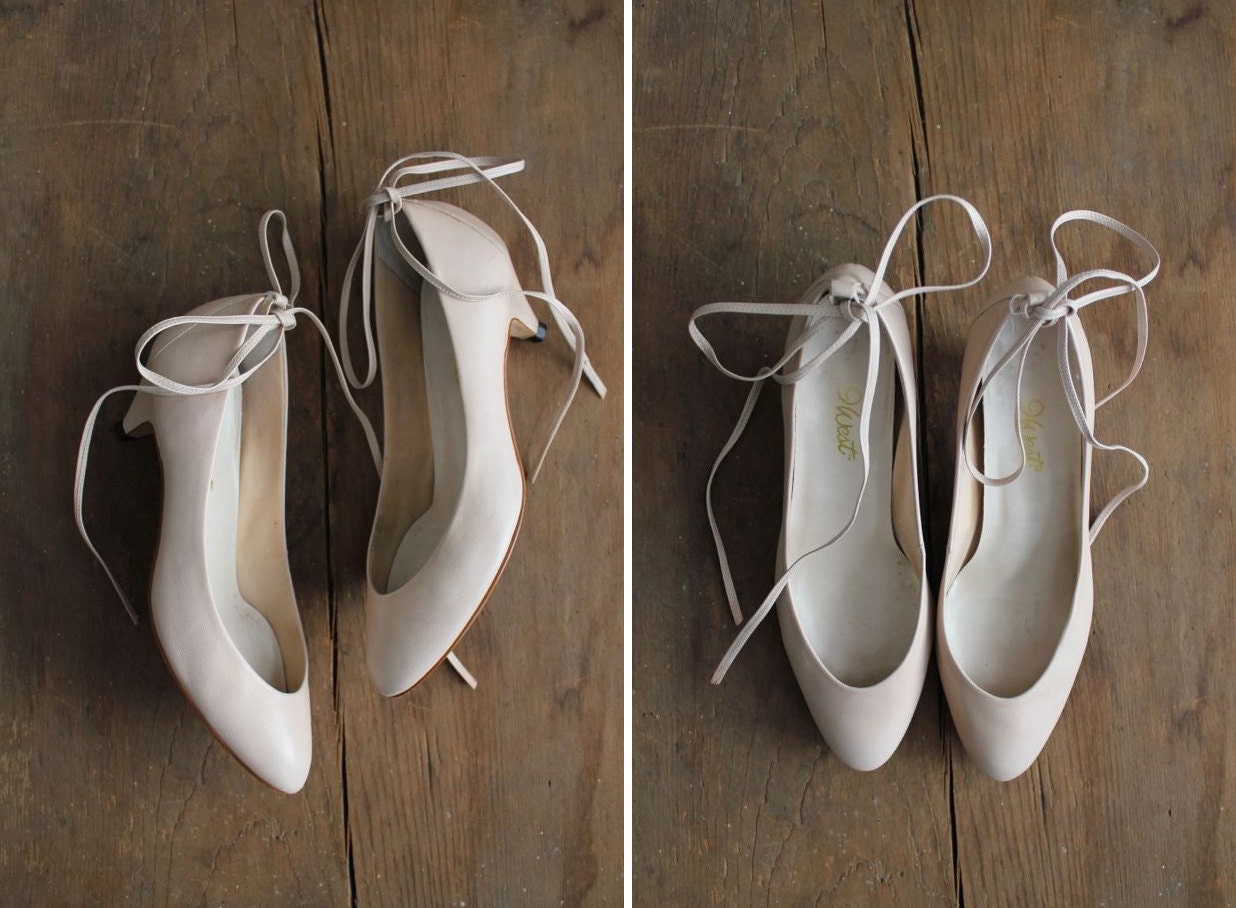 pale pink heels / ankle tie shoes / pink shoes 6.5 7