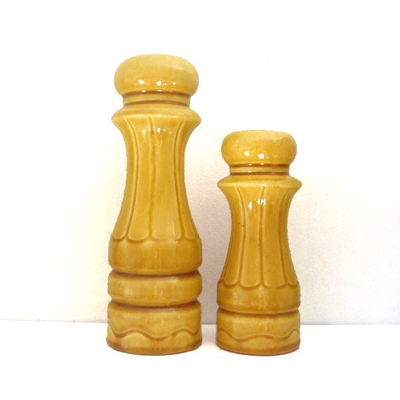 Large Vintage Salt and Pepper Shakers Mustard Yellow Los Angeles Potteries