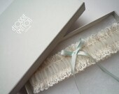 a l i c e  ivory lace garter