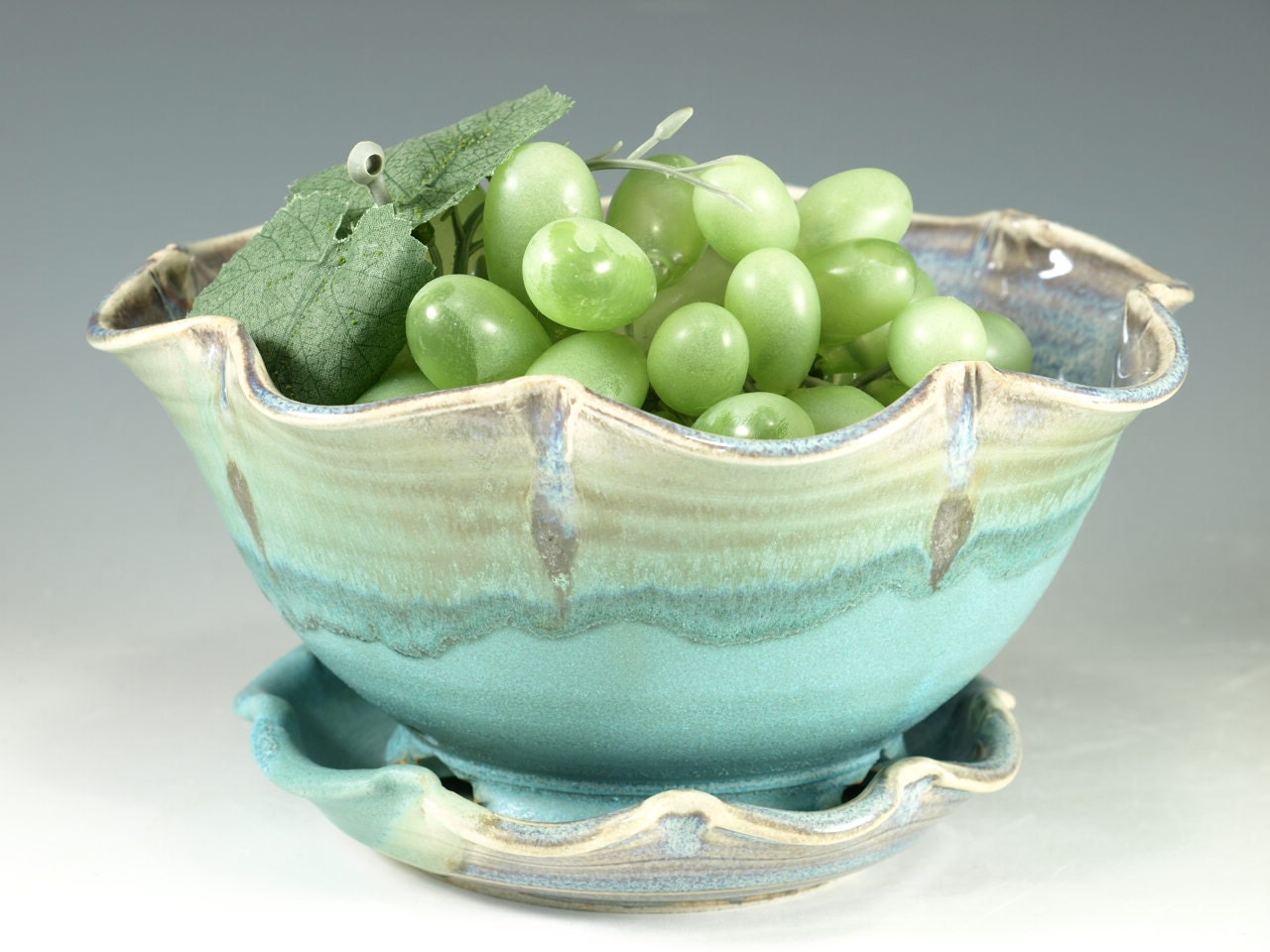 Berry Bowl in turquoise - handmade stoneware pottery