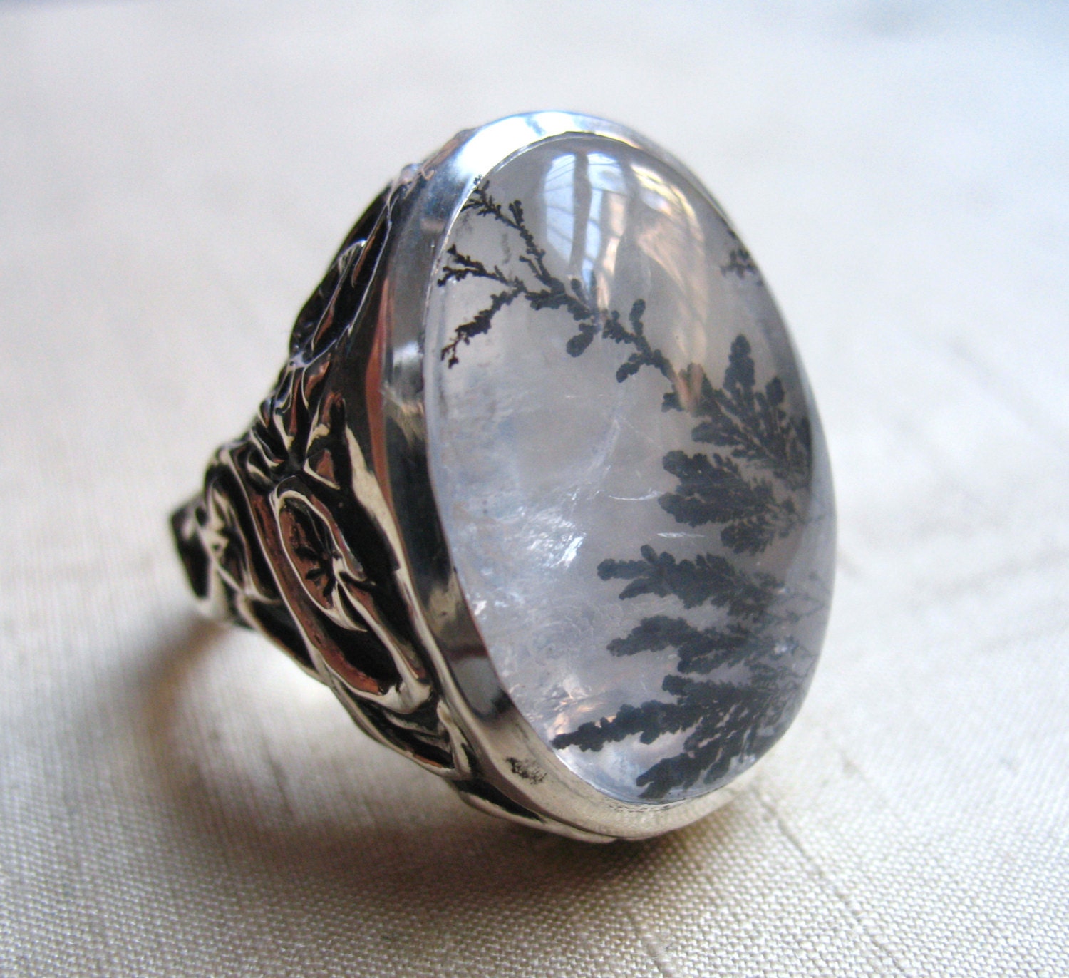 Serpentine Leaf Ring in Dendritic Quartz and Sterling Silver
