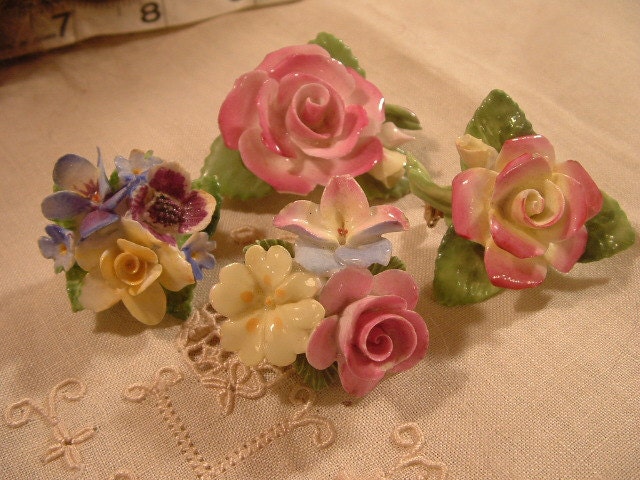 Flower  VINTAGE-Antique -Staffordshire England-china Roses- FOUR Brooches