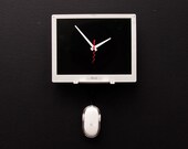 Recycled Apple ibook G4 Laptop Screen Clock