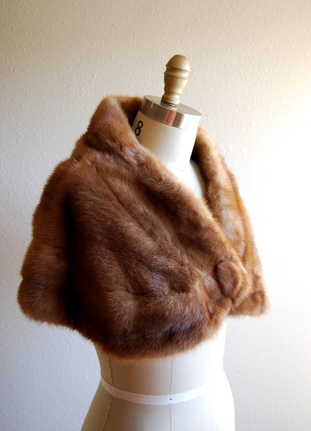 FUR CAPLET capelet stolebrown amber  wrap cape cocktail vintage elegant collar cuff belt hem button closure soft warm winter