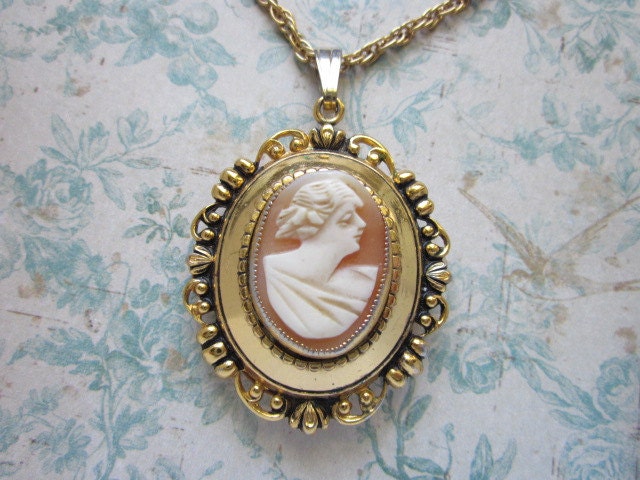Vintage Cameo Locket Necklace