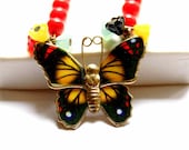 Necklace made of Retro Brooch in Black, Yellow and Yellow - Butterfly - Old and New