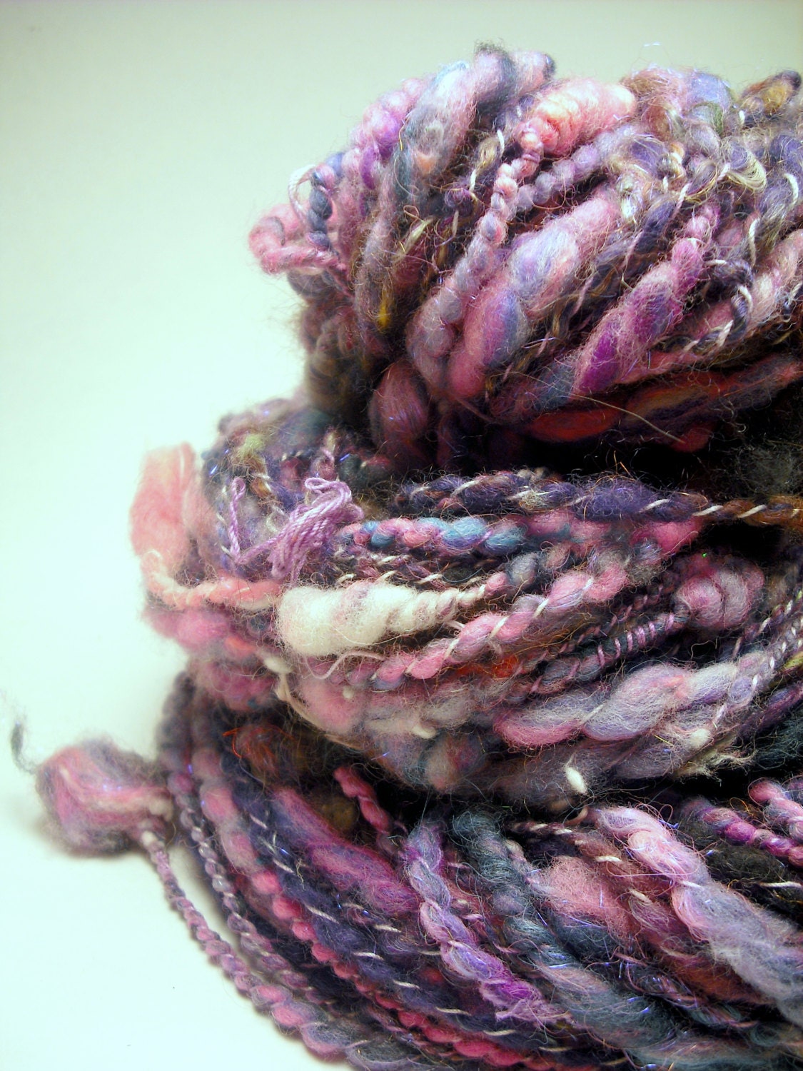 Hypnomorphic thread plied textural designer handspun yarn